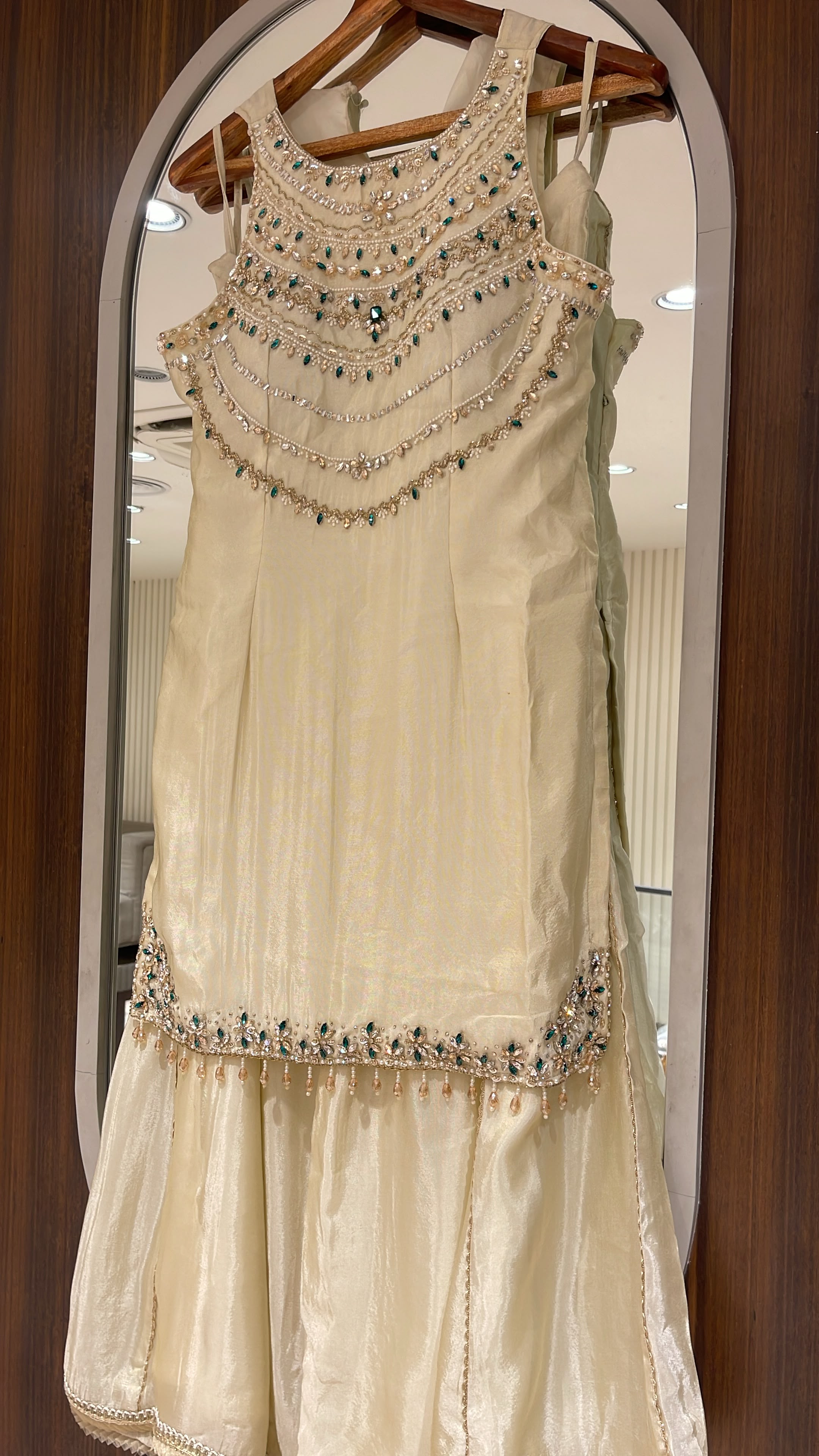 Ready to Wear - Suits - Size 40 - Beige
